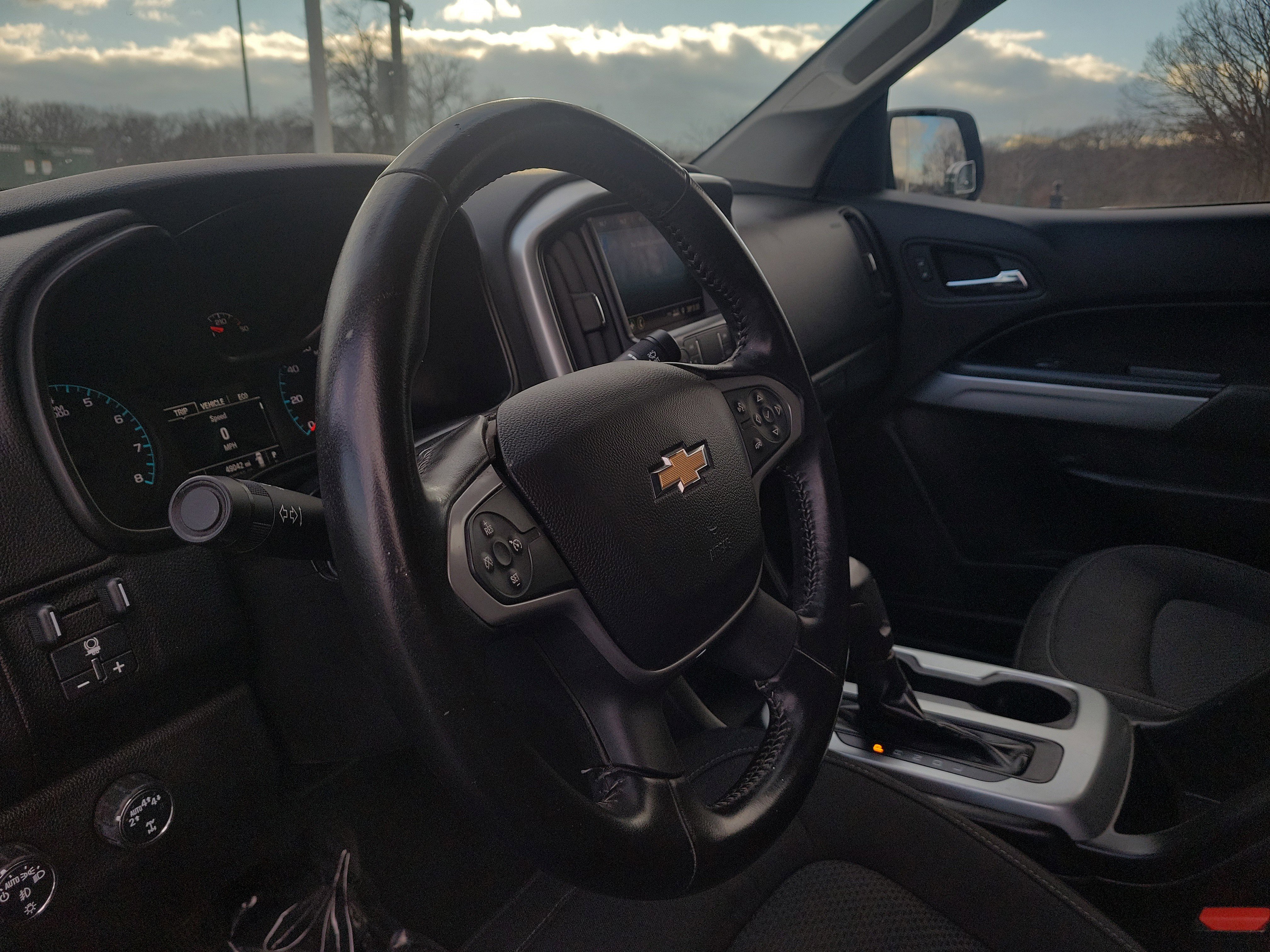 Used 2021 Chevrolet Colorado LT w/ Redline Special Edition image 9