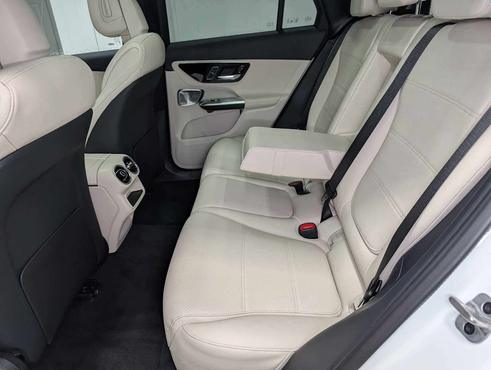 Certified 2026 Mercedes-Benz GLC 300 4MATIC image 21