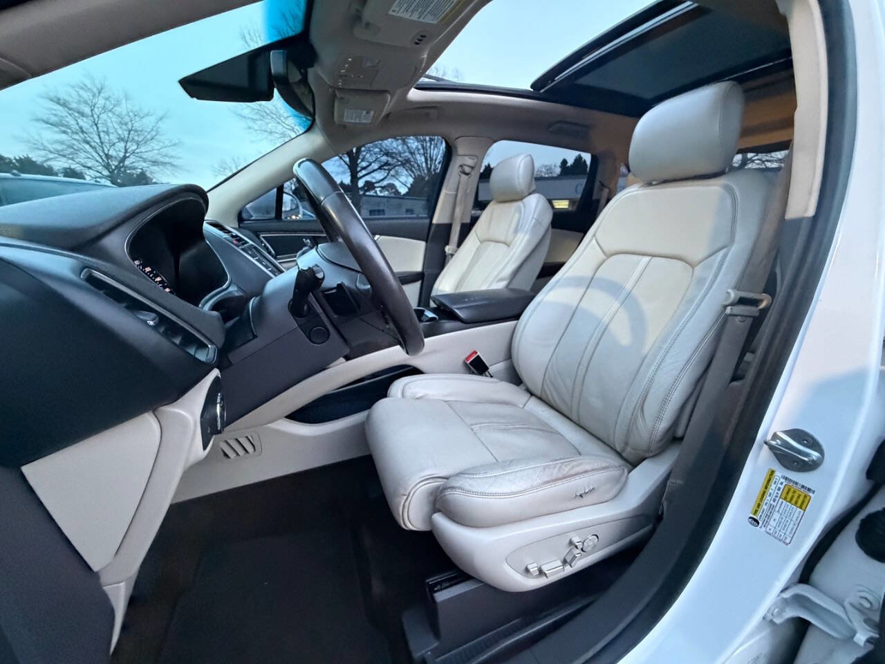 Used 2016 Lincoln MKX Reserve w/ Technology Package image 12