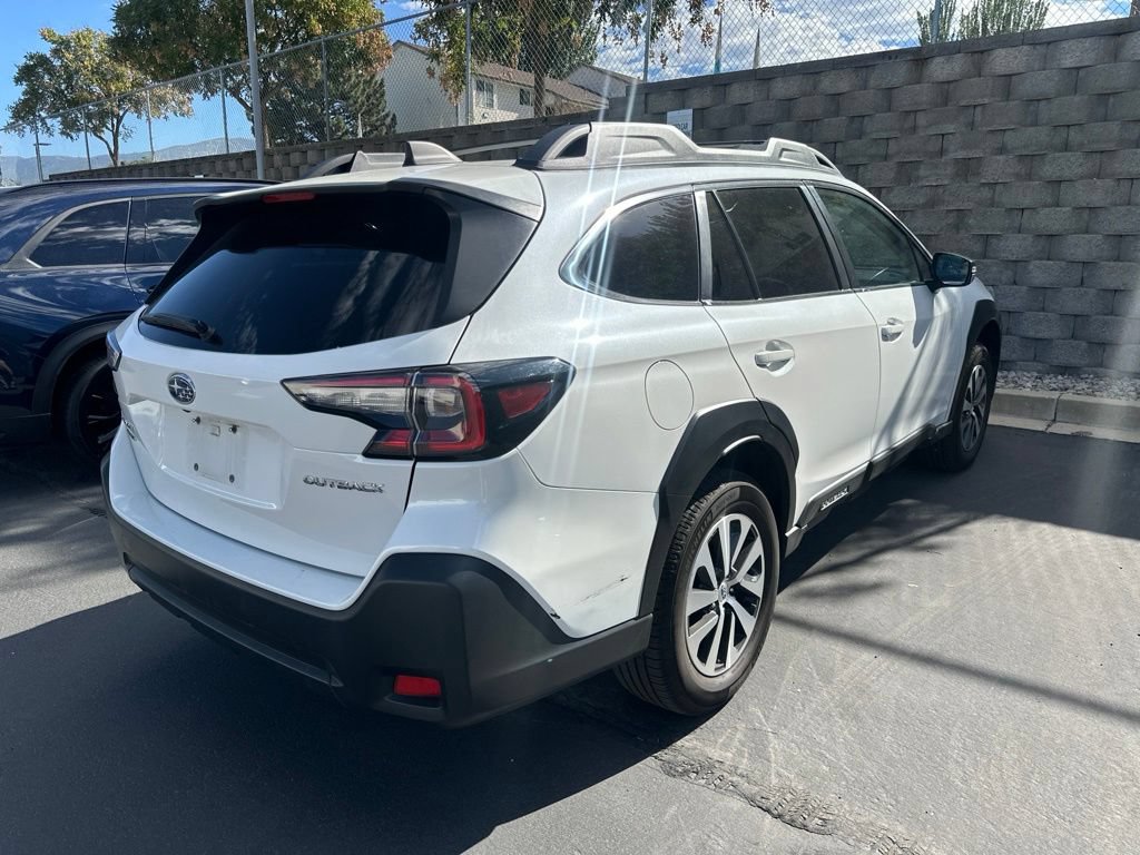 Used 2023 Subaru Outback Premium AWD/4WD image 5