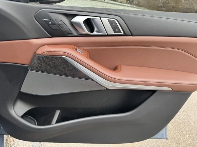 Certified 2023 BMW X7 xDrive40i w/ Executive Package image 32