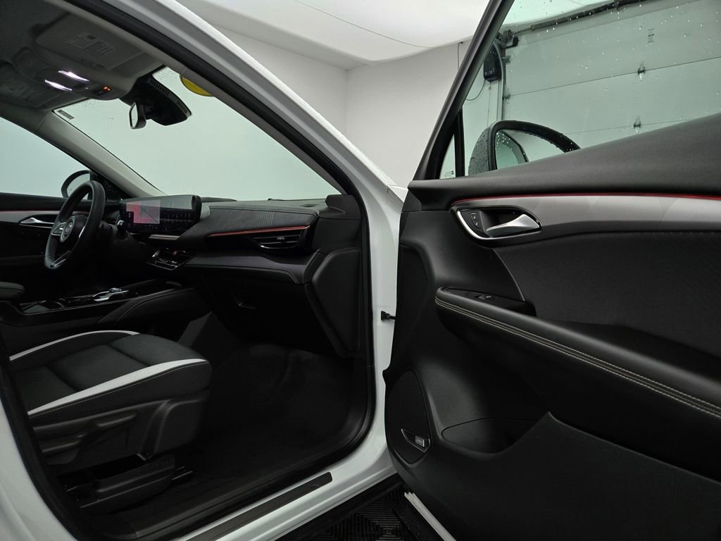 Used 2025 Buick Envision Sport Touring image 31