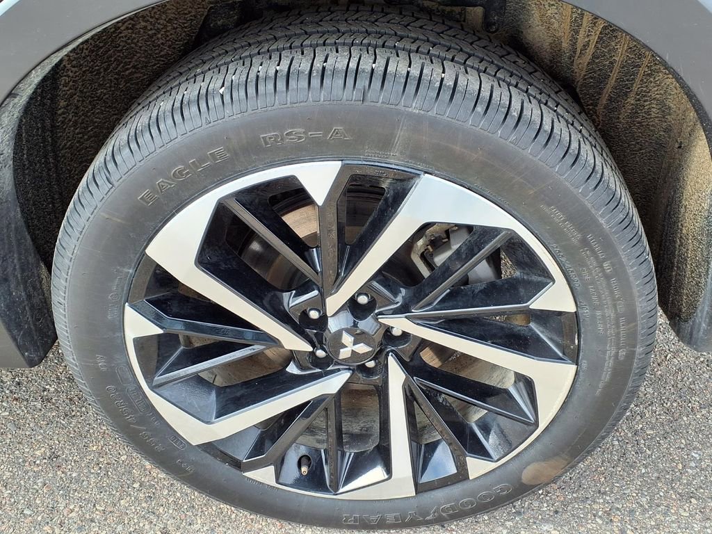 Used 2024 Mitsubishi Outlander SE Black Edition image 9