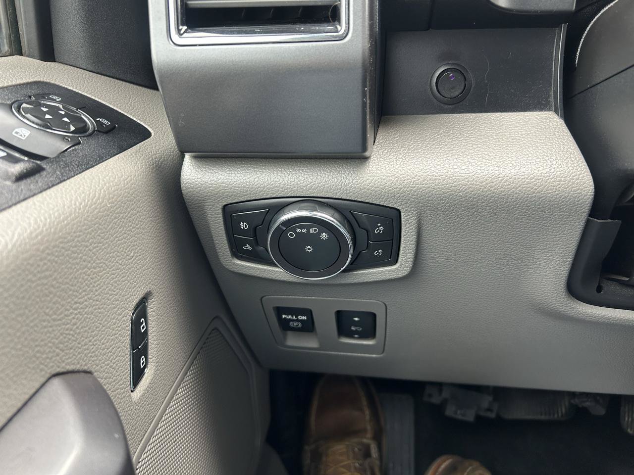 Used 2019 Ford F150 XLT w/ Equipment Group 302A Luxury AWD/4WD image 27