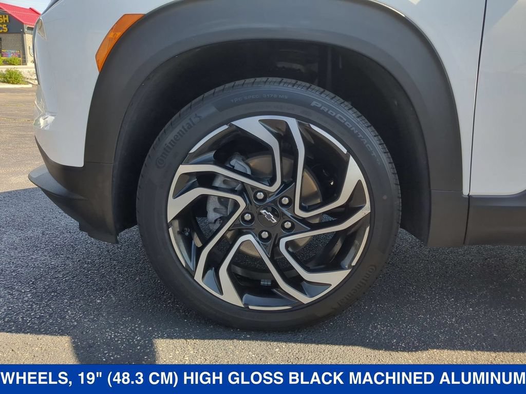 Used 2024 Chevrolet TrailBlazer RS w/ Convenience Package AWD/4WD image 23