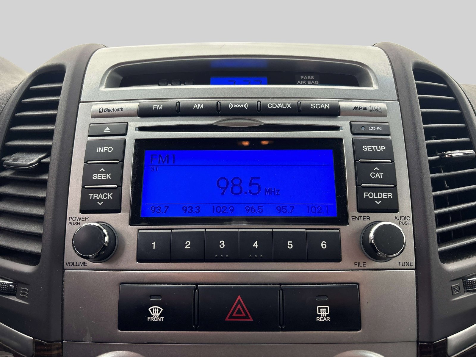 Used 2011 Hyundai Santa Fe SE image 23