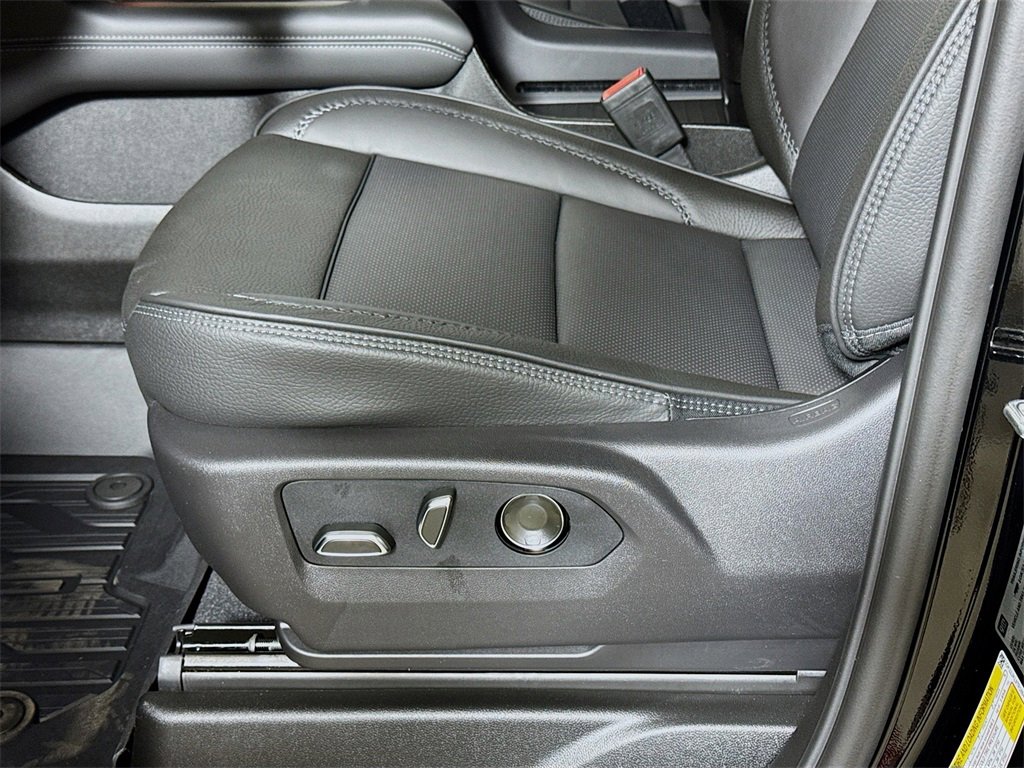 New 2026 GMC Yukon XL Denali w/ Sun & Power Step Package image 17