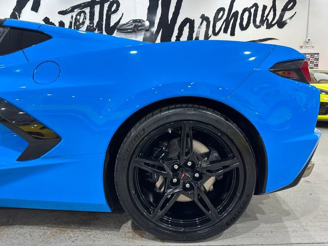 Used 2021 Chevrolet Corvette Stingray Coupe w/ Engine Appearance Package RWD image 31
