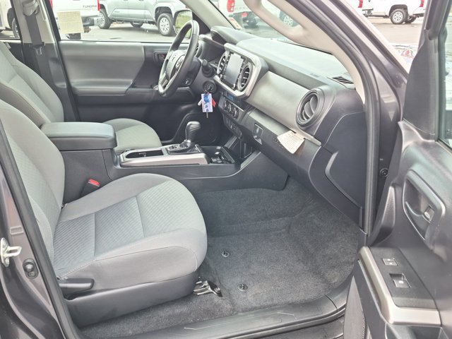 Used 2021 Toyota Tacoma SR5 RWD image 5