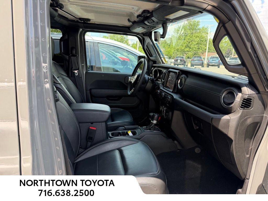 Used 2023 Jeep Wrangler Unlimited Sahara w/ Cold Weather Group AWD/4WD image 28