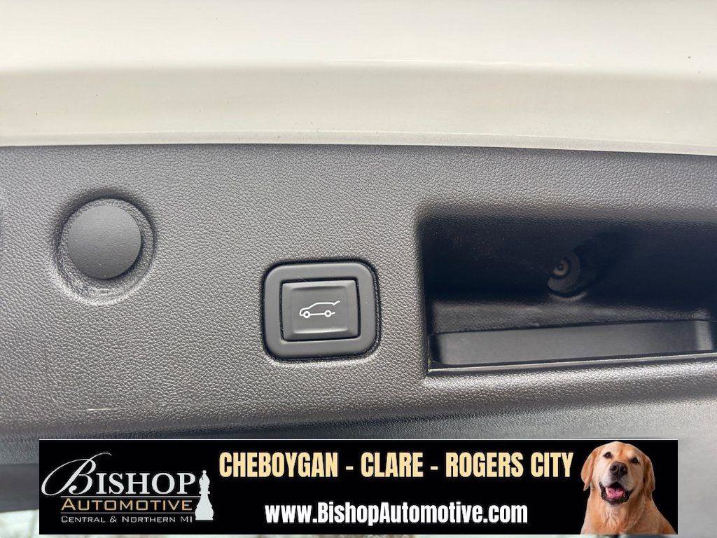 Used 2024 Chevrolet Equinox RS w/ RS Leather Package image 11