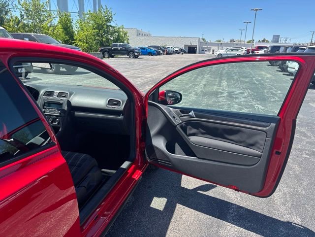 Used 2012 Volkswagen Golf 2-Door FWD image 17