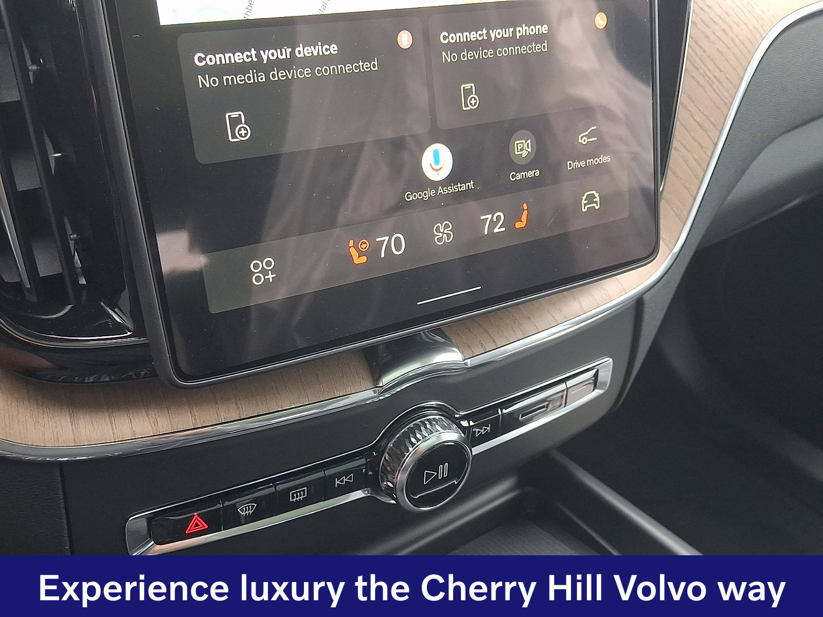 New 2027 Volvo XC60 B5 Plus AWD/4WD image 12