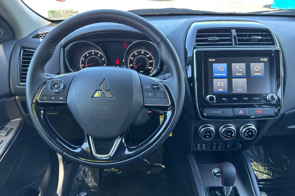 Used 2025 Mitsubishi Outlander Sport SE AWD/4WD image 14