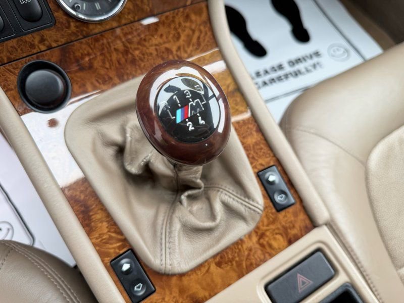 Used 2000 BMW Z3 2.5i RWD image 10