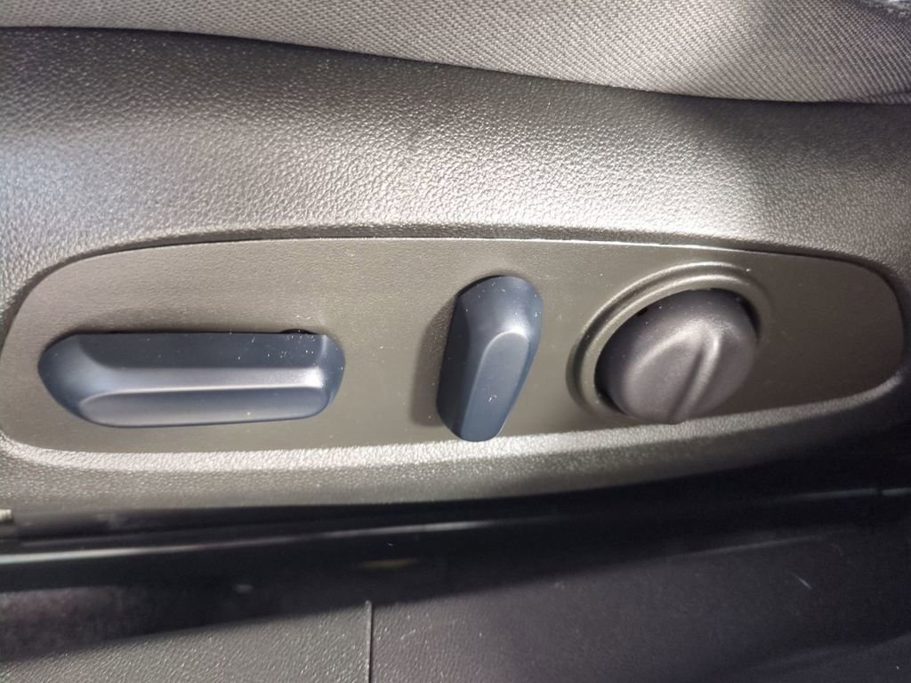 Used 2025 Chevrolet Malibu LT image 20