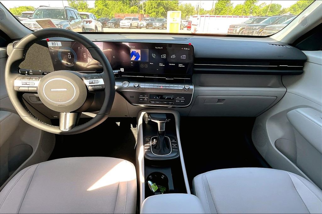 Used 2025 Hyundai Kona SEL image 9