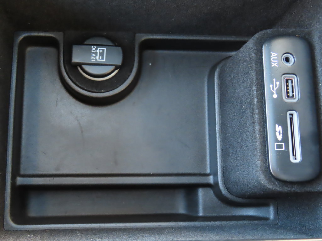 Used 2015 Chrysler 300 C RWD image 12