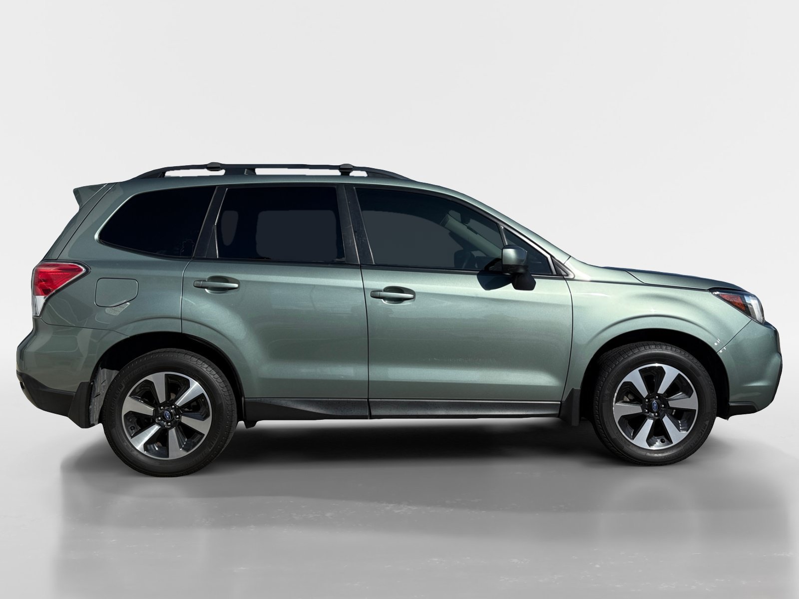 Used 2017 Subaru Forester 2.5i Premium w/ Protection Package #1 AWD/4WD image 8