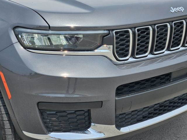 Used 2024 Jeep Grand Cherokee L Laredo w/ MOPAR Finishing Package AWD/4WD image 8