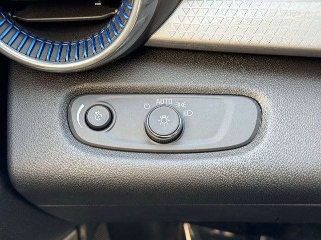 Certified 2024 Chevrolet Trax LT w/ Driver Confidence Package image 28