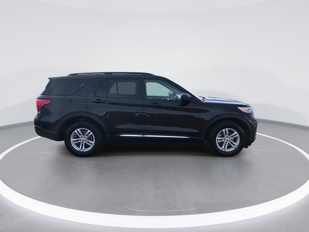 Used 2022 Ford Explorer XLT AWD/4WD image 9