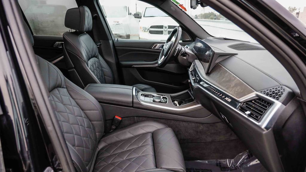 Used 2024 BMW X5 xDrive40i w/ Premium Package image 21