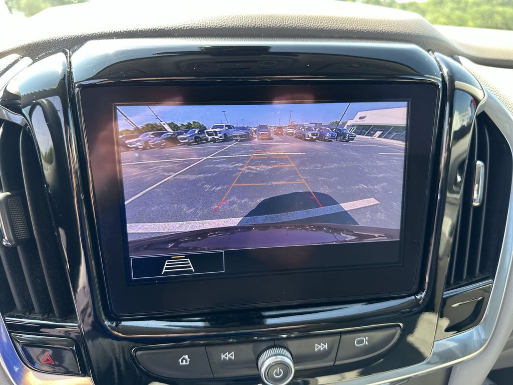 Used 2021 Chevrolet Traverse LT FWD image 23