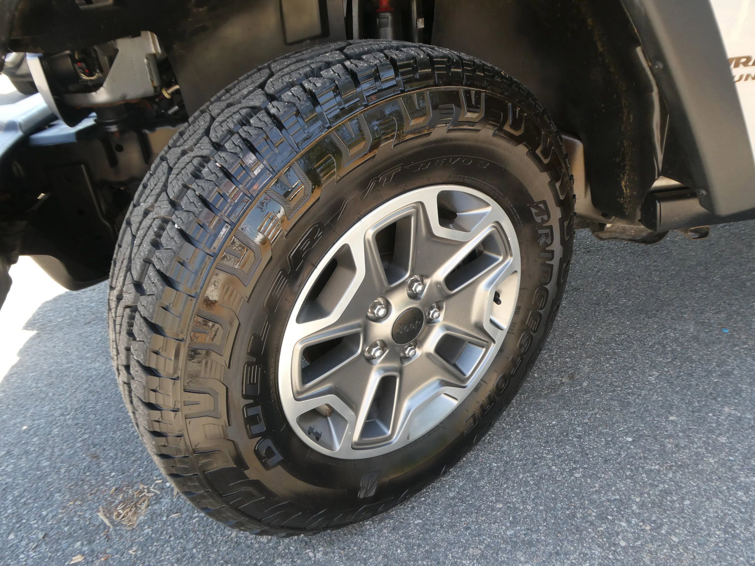 Used 2013 Jeep Wrangler Unlimited Rubicon w/ Connectivity Group AWD/4WD image 28
