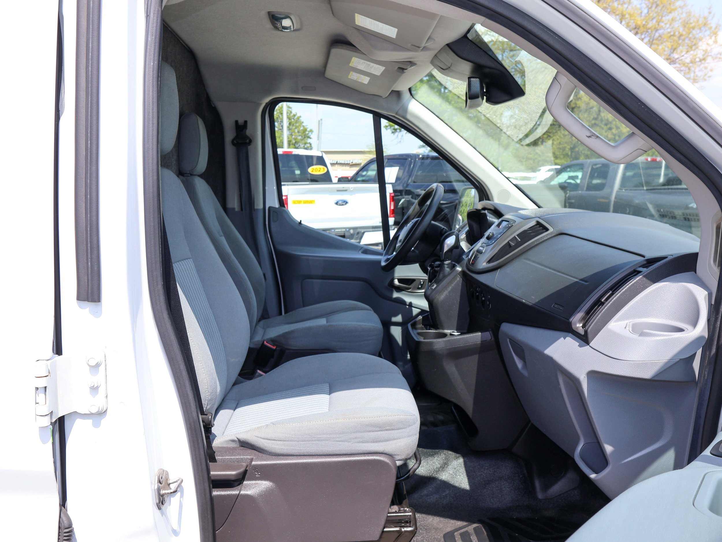 Used 2016 Ford Transit 250 130 Low Roof w/ Exterior Upgrade Package RWD image 21