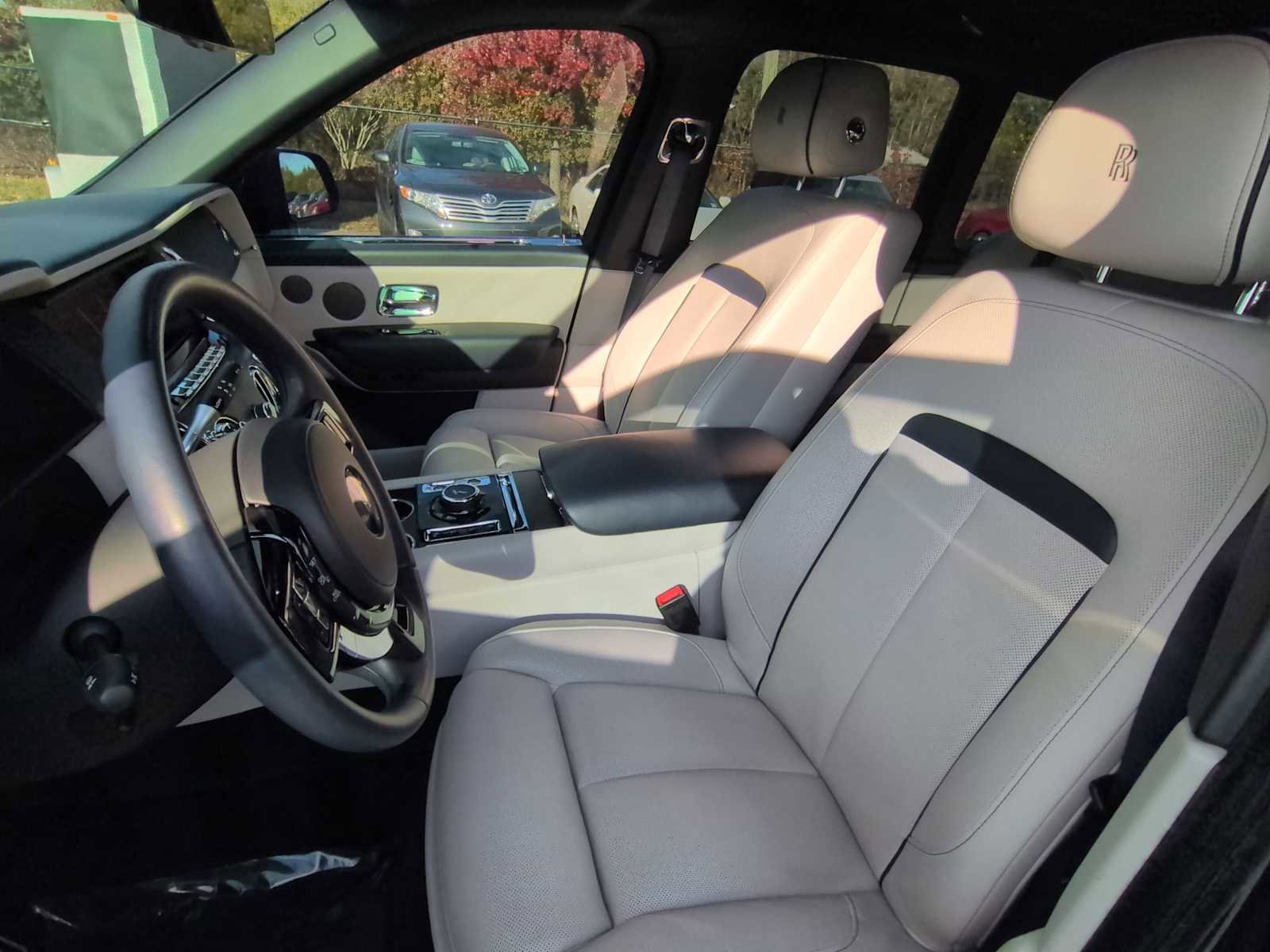 Used 2022 Rolls-Royce Cullinan image 17
