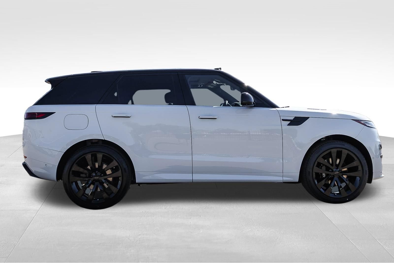 New 2026 Land Rover Range Rover Sport Dynamic SE AWD/4WD image 4