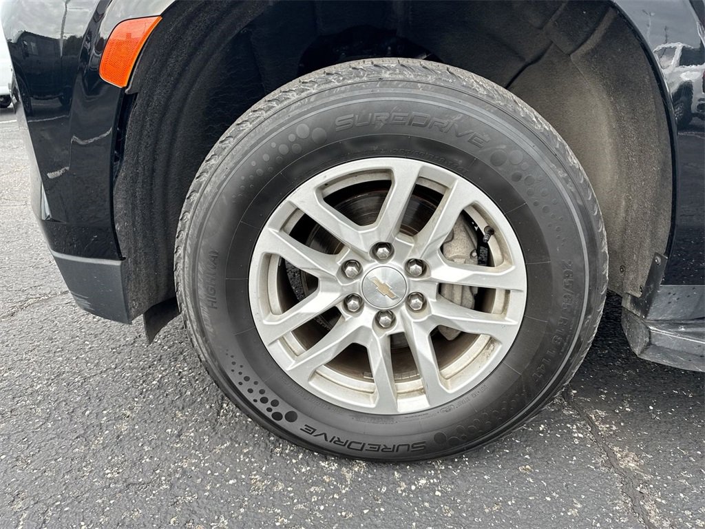 Used 2023 Chevrolet Suburban LT image 10