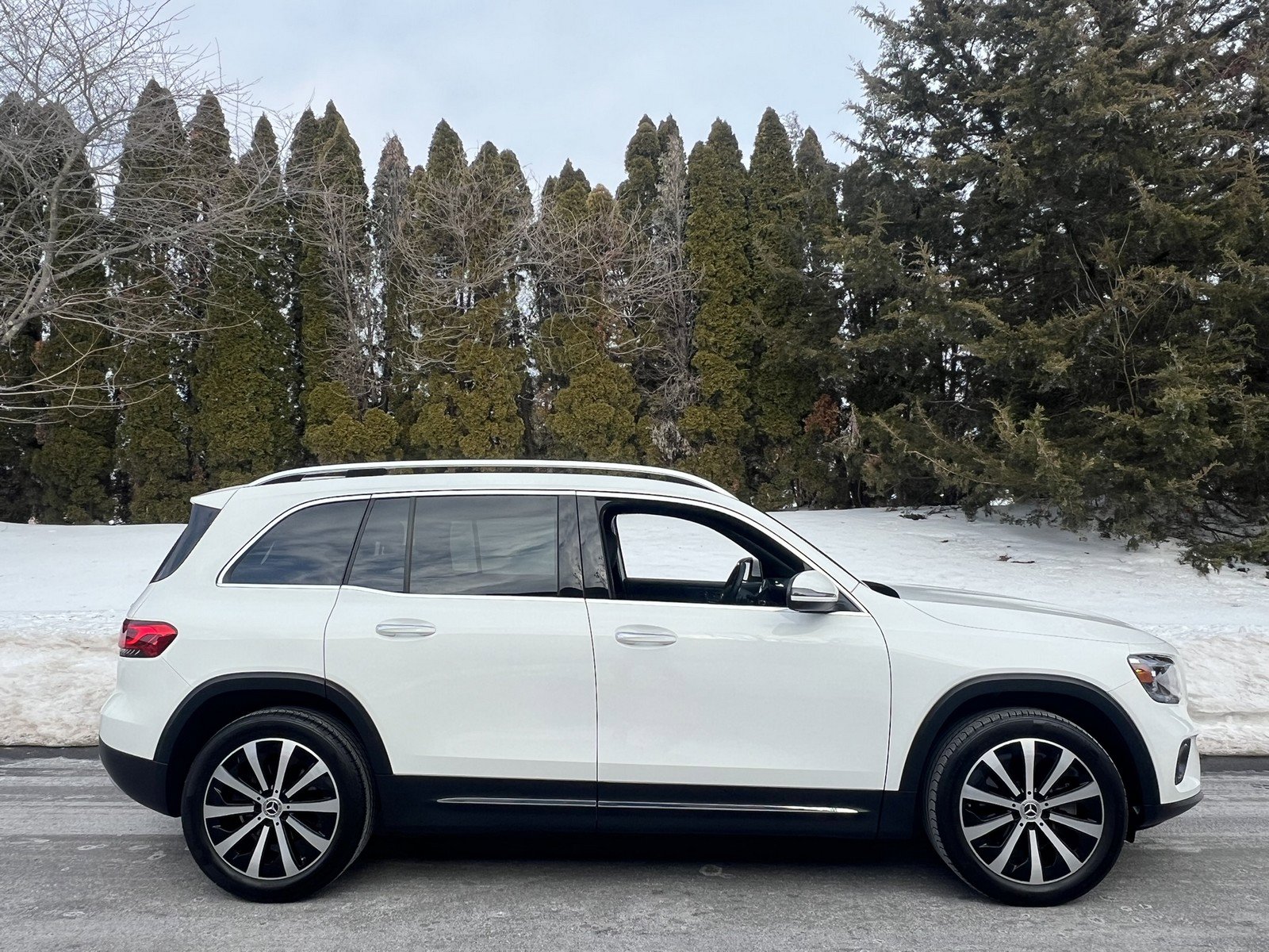 Used 2022 Mercedes-Benz GLB 250 4MATIC image 40