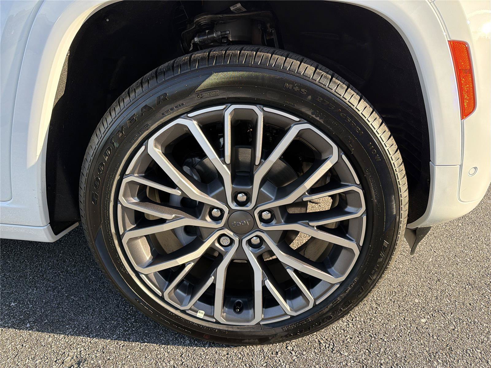 New 2026 Jeep Grand Cherokee Summit AWD/4WD image 11