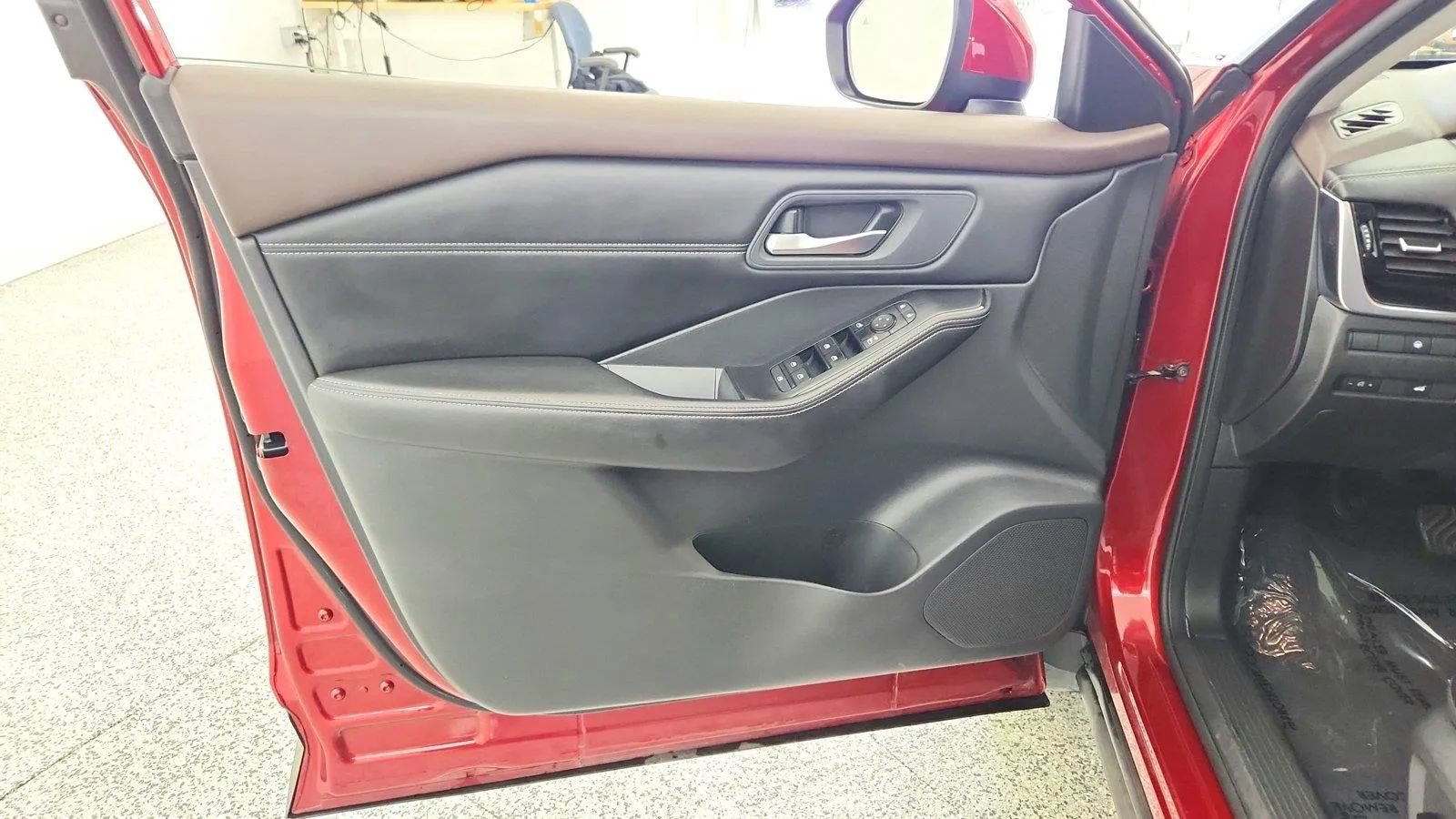 Used 2022 Nissan Rogue SV w/ SV Premium Package AWD/4WD image 25