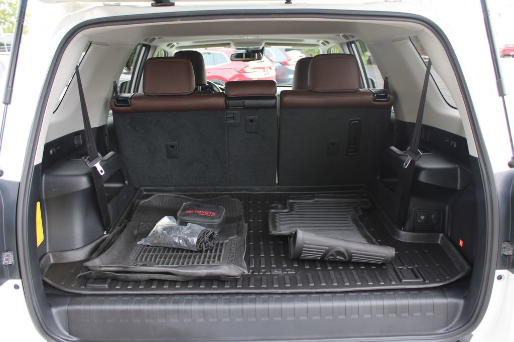 Used 2023 Toyota 4Runner Limited AWD/4WD image 33