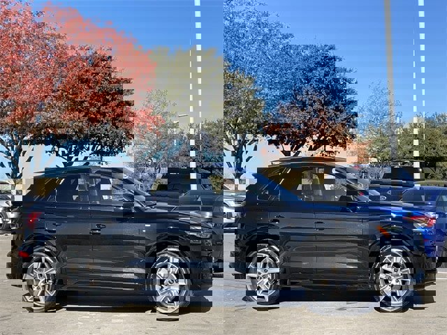 Used 2025 Audi Q5 2.0T Premium image 3