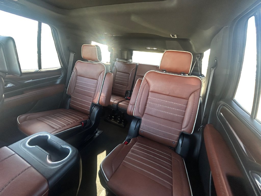 Used 2023 GMC Yukon Denali Ultimate AWD/4WD image 12
