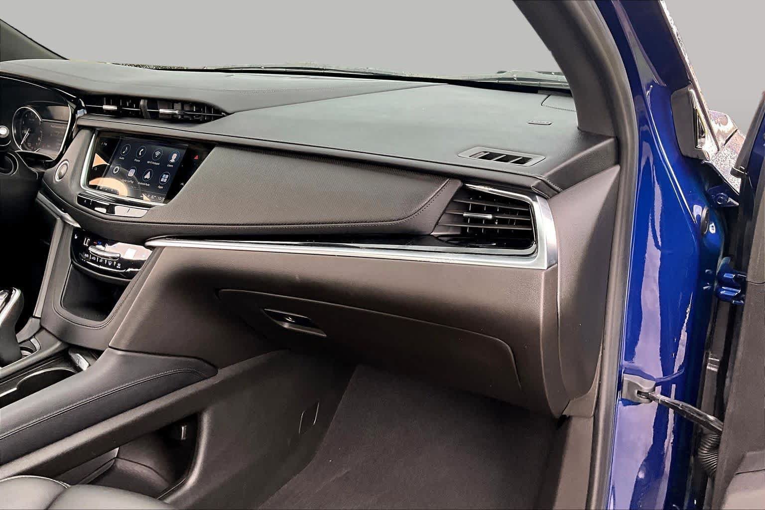 Used 2024 Cadillac XT6 Luxury FWD image 17