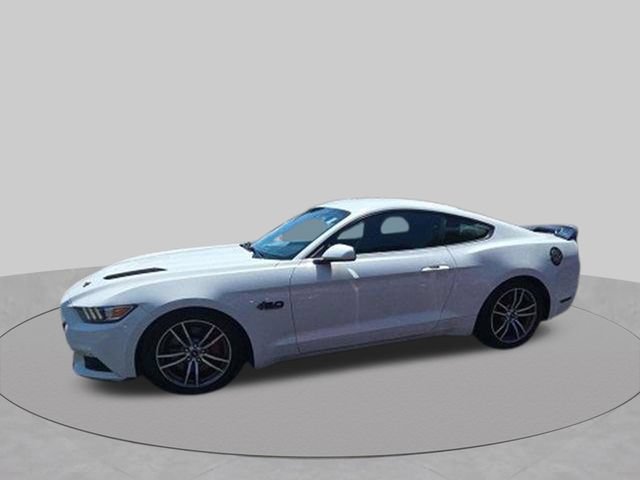Used 2017 Ford Mustang GT RWD image 4
