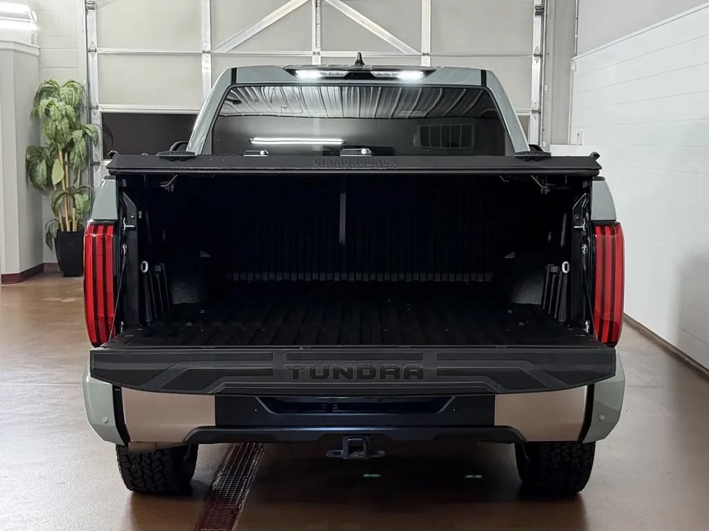 Used 2025 Toyota Tundra Limited AWD/4WD image 5