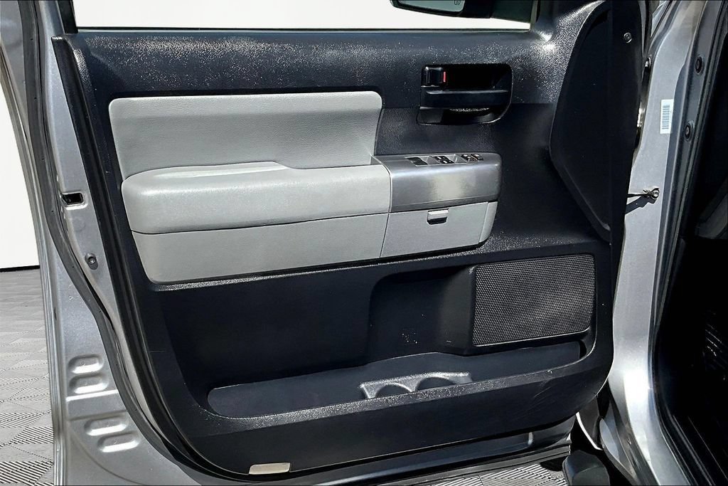 Used 2018 Toyota Sequoia SR5 RWD image 19