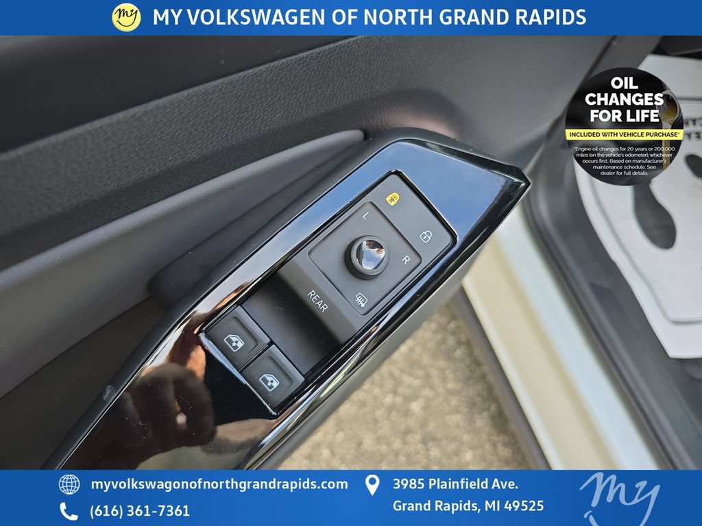 Used 2023 Volkswagen ID.4 Pro S AWD/4WD image 12