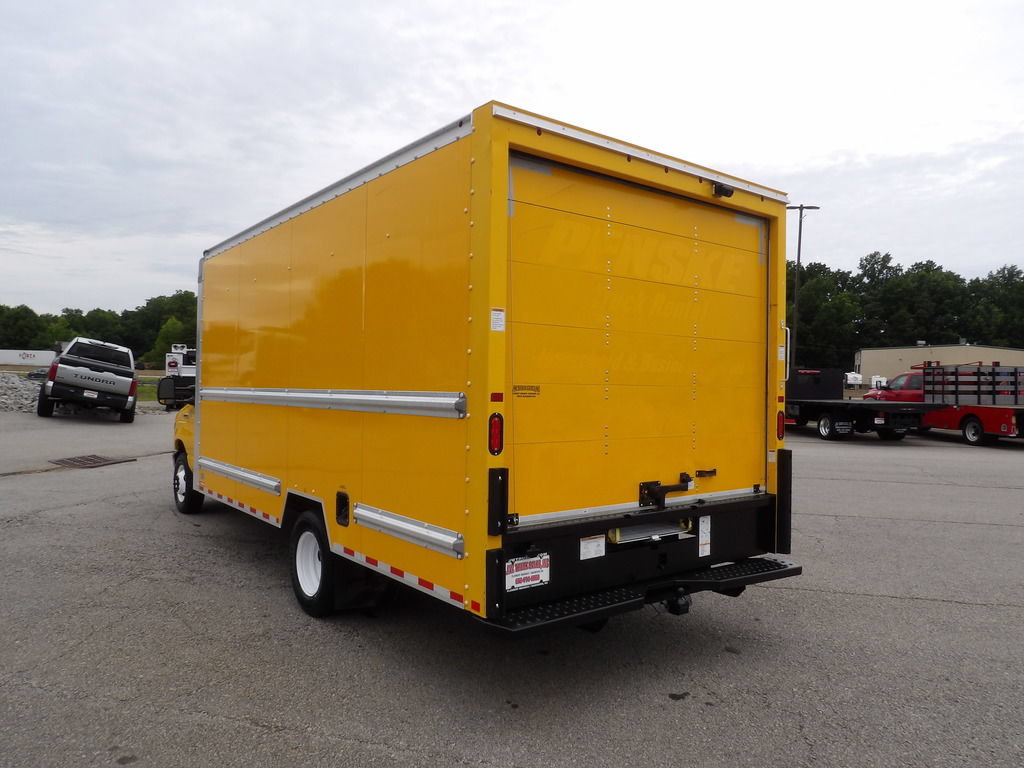 Used 2021 Ford E-350 and Econoline 350 Super Duty RWD image 5