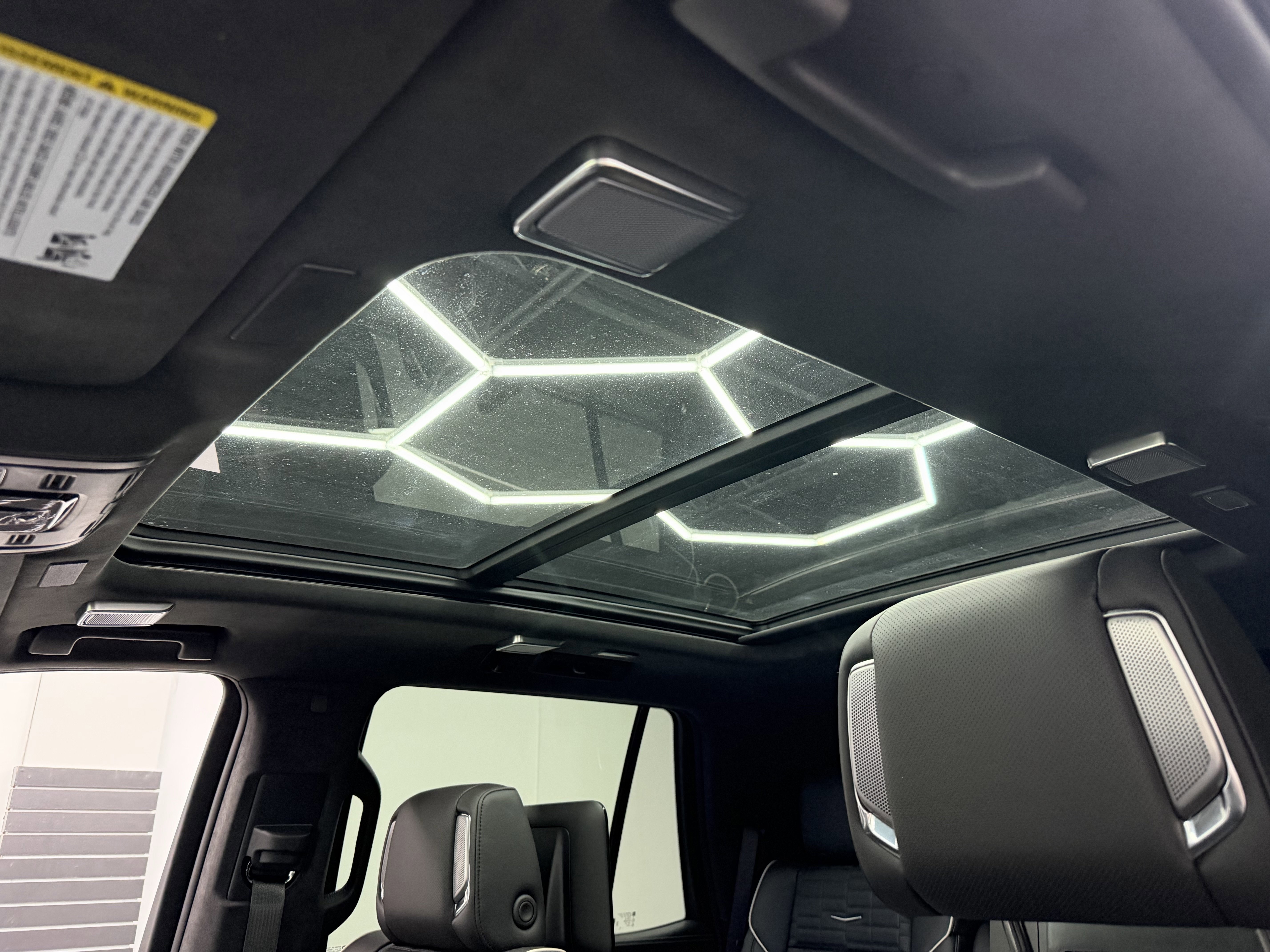 Used 2025 Cadillac Escalade Sport Platinum w/ LPO, ONYX Package image 5