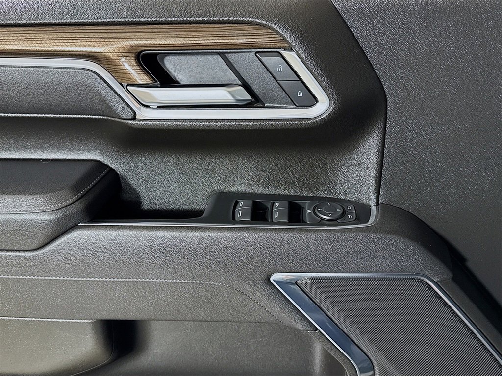 Used 2025 Chevrolet Silverado 1500 LT image 16