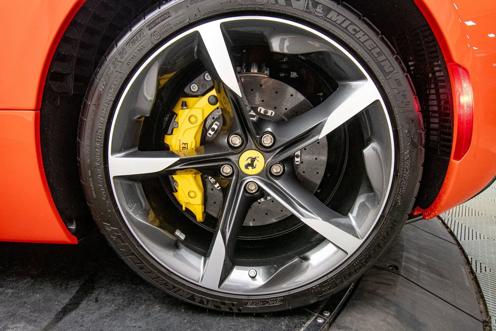 Used 2025 Ferrari SF90 Spider image 46