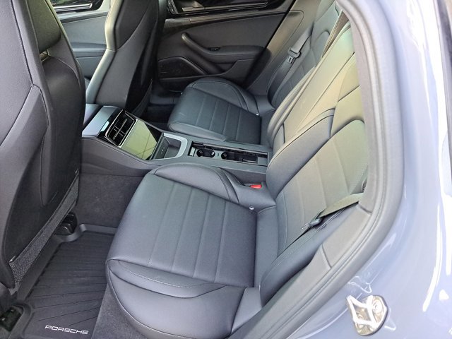 Used 2025 Porsche Panamera 4 image 18