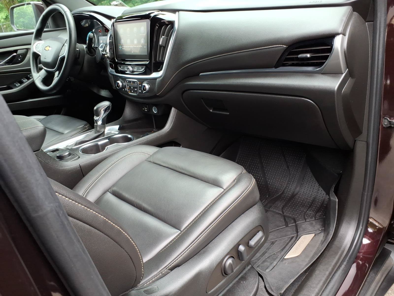 Certified 2023 Chevrolet Traverse LT w/ LT Premium Package AWD/4WD image 10